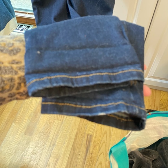 💕❤️Just like New Denim Stretch Button Up Overalls Size Large! 💕❤️ Sexy Fit! - Picture 7 of 9